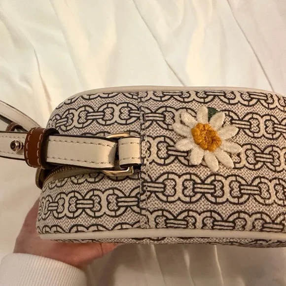Tory Burch Daisy Crossbody Bag - Picture 6 of 6
